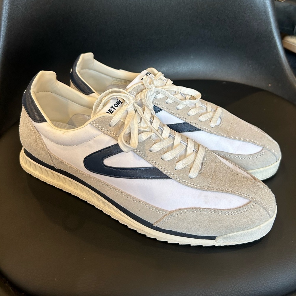 Tretorn white/navy mens sneakers. Excellent condition. Size 10.